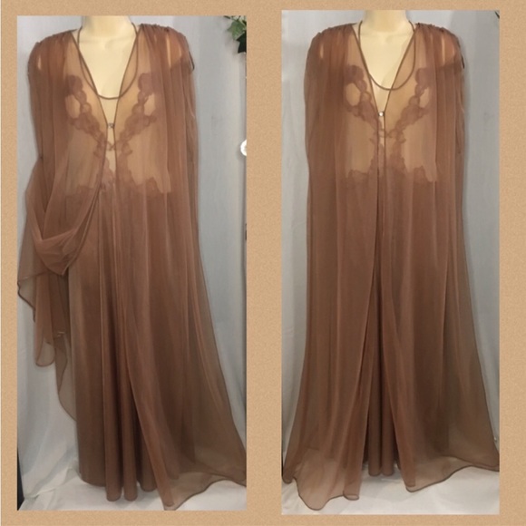 Fabulous dreamy vintage nightwear or a daring one of a kind slip dress??! 👌 - Picture 5 of 13